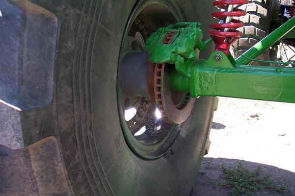 Bill Pries's "Big" F250 - wheel brakes on a Rockwell