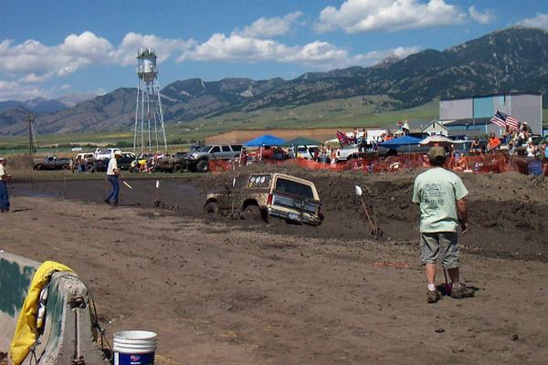 Blair Howze takes his rig through the pit - okay, Blair's stuck