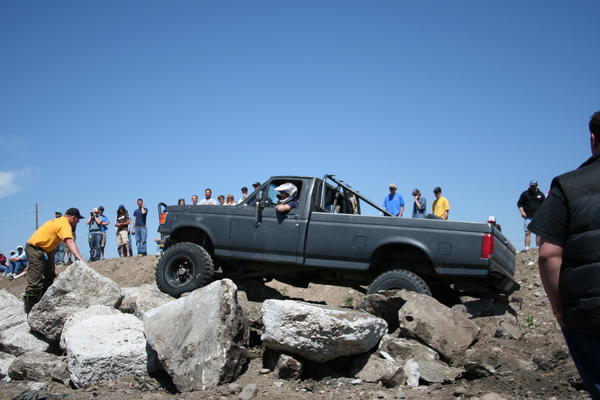 Chris Lamping on the rocks, Dennis Lietzow spotting on the left
Sun 14 May 2006 11:00:04 AM MDT