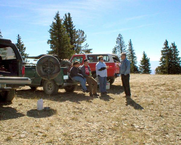 "Trail Talk".
L-R:
Michelle, Tom, Kathy, and Don.
