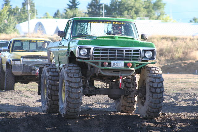 Bill Pries' "Big Truck" with Mike Jongeling at the wheel