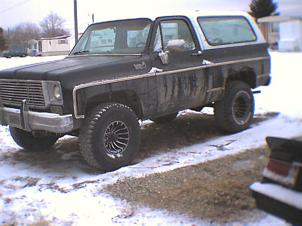 35s/2in lift a little cuttin had to be done