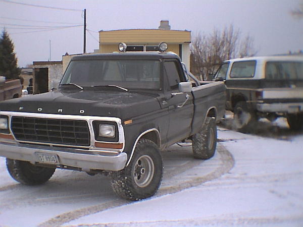 $3500 had 235/75s no roll bar smashed pass fendr