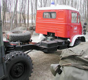 38 1/2 inch stock tires, 22 inch ground clear, 42 inch tires on the way !